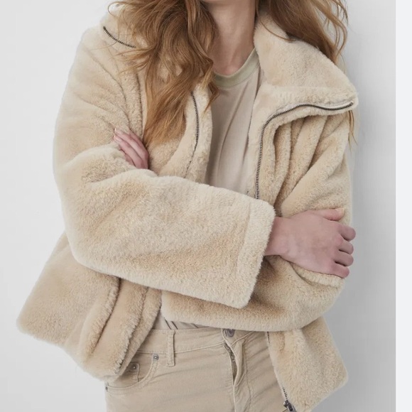 NWT BEAUTIFUL faux fur jacket - Picture 2 of 15